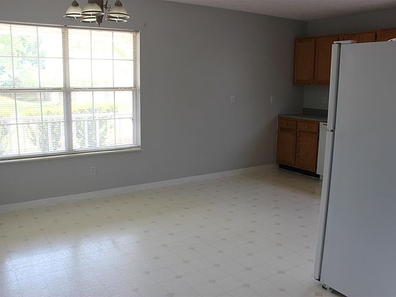 4th image of 3142 Harrington Ct