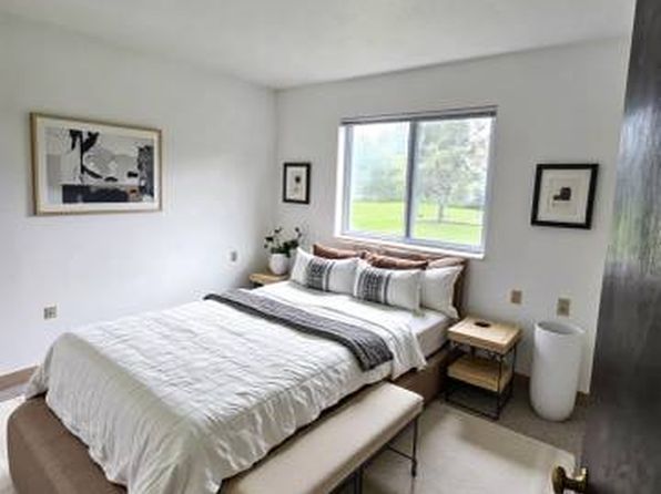306 E South St #1