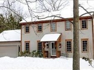 1058 Boynton Hills Ave SE, Ada, MI 49301