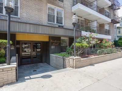 3044 29th St, Long Island City, NY, 11102