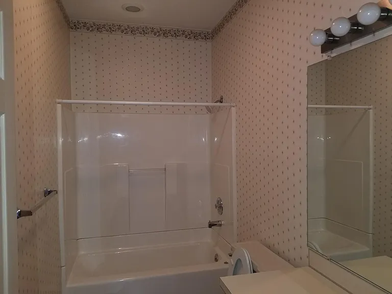 1621 W Main St — Photo 2