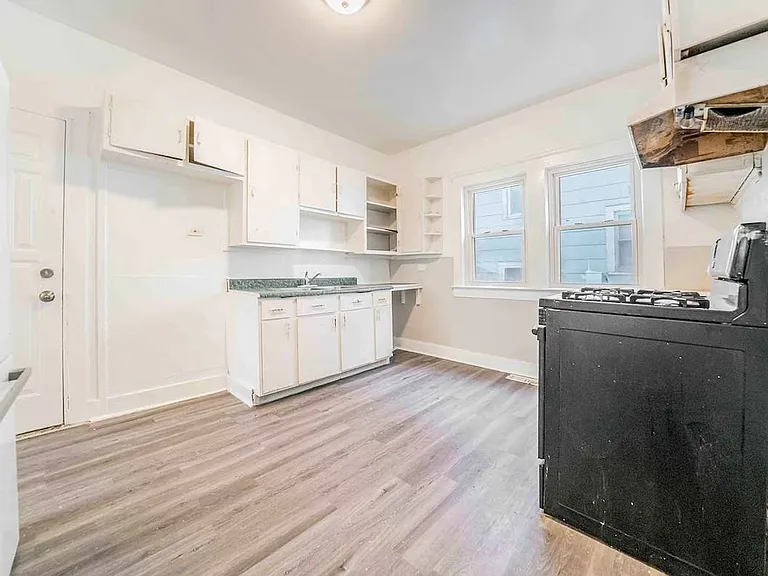 4310 Daisy Ave — Photo 12