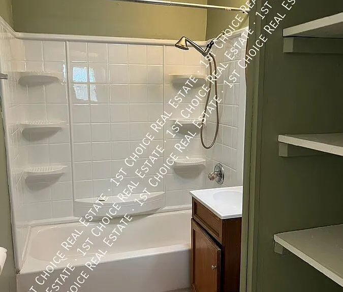 1527 Owen St — Photo 12
