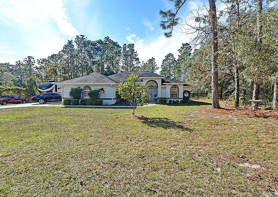 1st image of 5624 N Carnation Dr