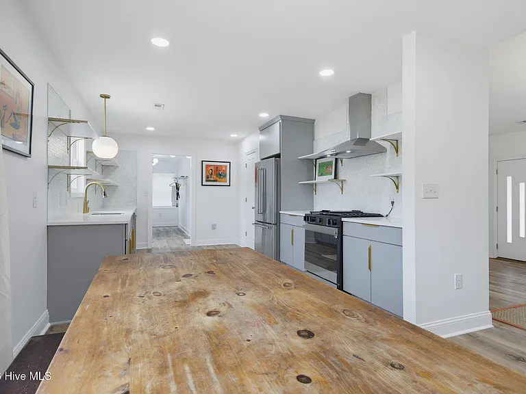 1211 Old Folkstone Rd — Photo 11