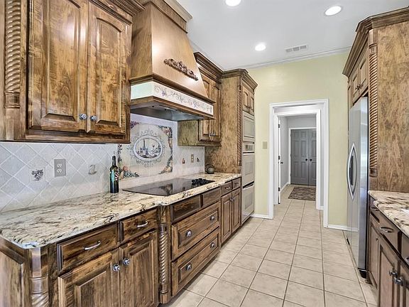 4th image of 660 E Sorita Cir
