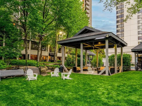 2001 Hamilton St APT 804, Philadelphia, PA 19130