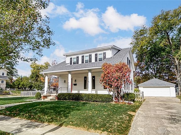 3rd image of 25 Oak Knoll Dr