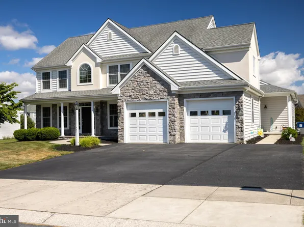 431 Greenhedge Dr, Lancaster, PA 17603