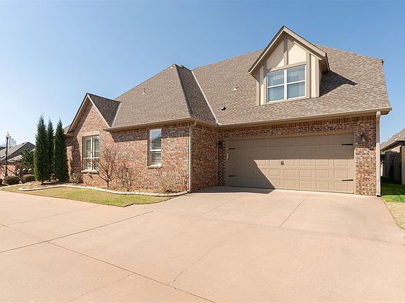 3rd image of 1021 Villas Creek Dr