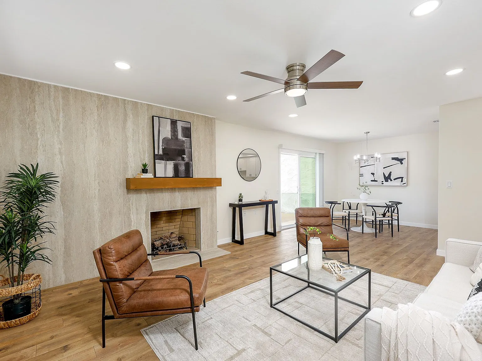 2 bed, 2.0 bath, 1120 sqft, $3,995 — Photo 2