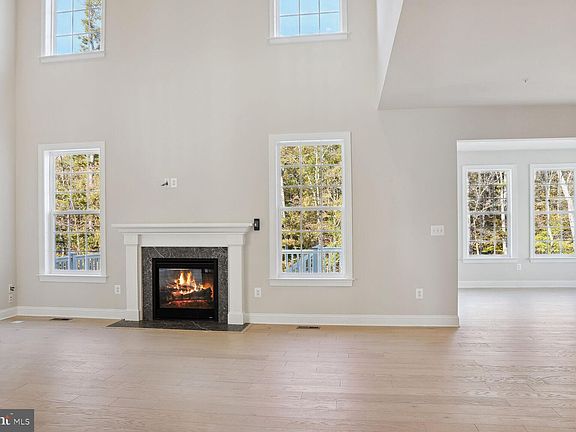 4th image of 6996 Rosecrans Dr