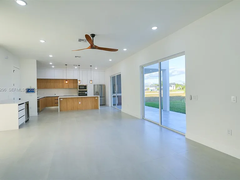 5 SW 26th Pl — Photo 22