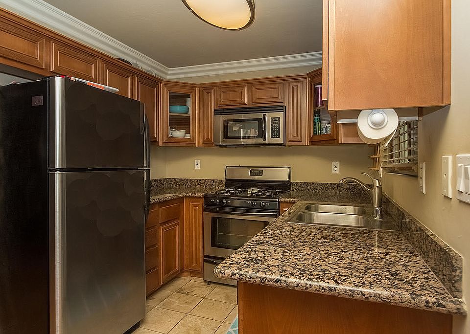 1st image of 4548 Hawley Blvd Unit 6