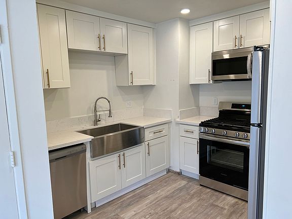 4th image of 3532 Keystone Ave #7