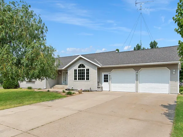 206 3rd Ave NW, Rice, MN 56367