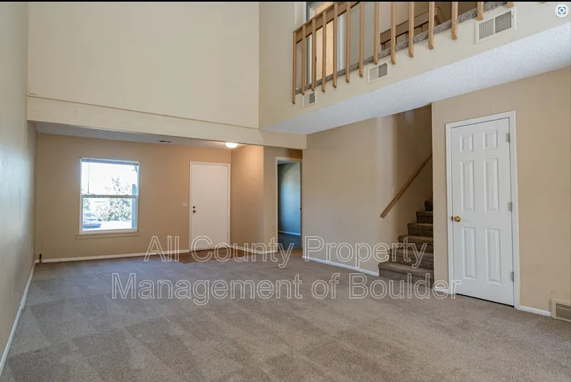 4 bed, 3.0 bath, 1800 sqft, $3,100 — Photo 3