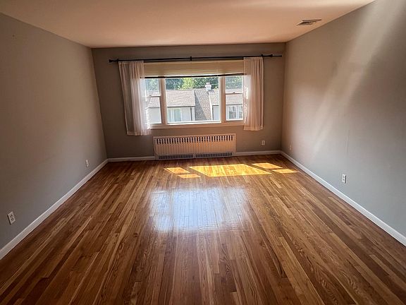 5th image of 416 Columbus Ave #2