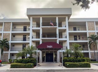 7461 W Country Club Dr N APT 209, Sarasota, FL 34243
