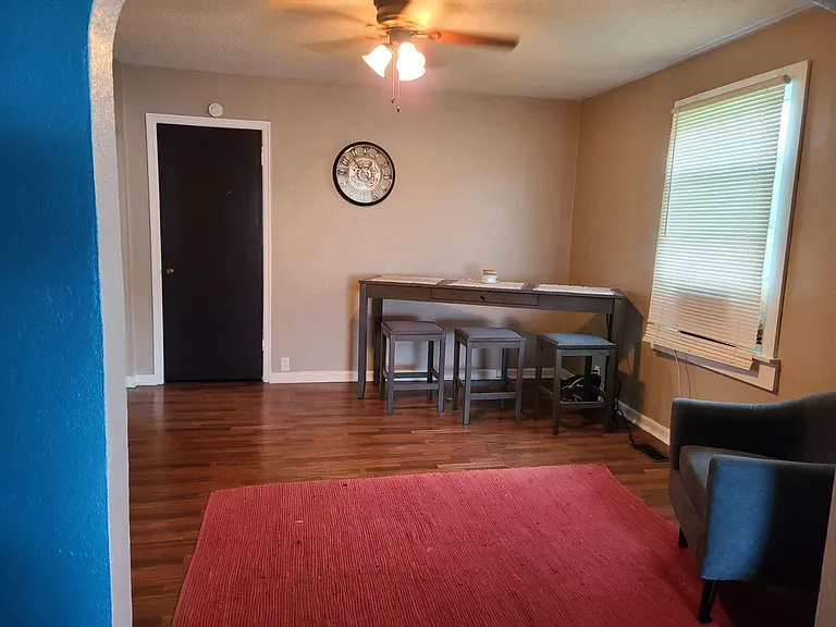2209 Monroe St — Photo 6