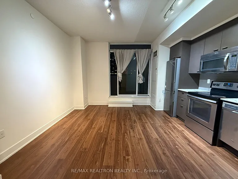 88 Sheppard Ave E #209 — Photo 12