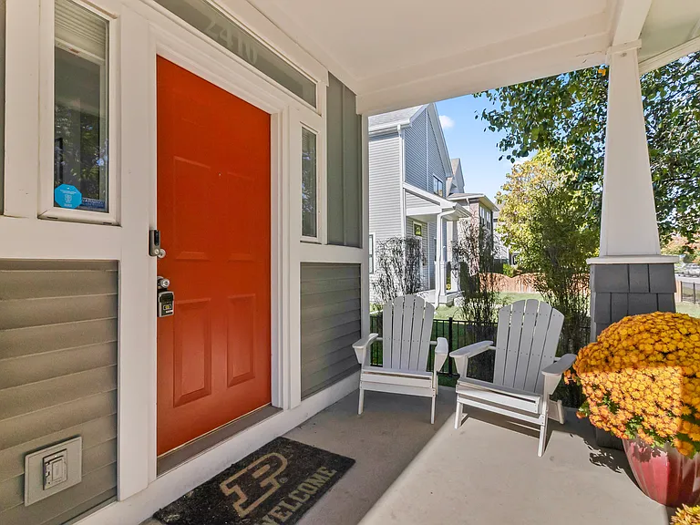 2410 N College Ave — Photo 7
