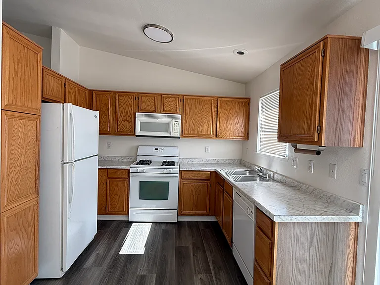 6408 Aleut Ct — Photo 4