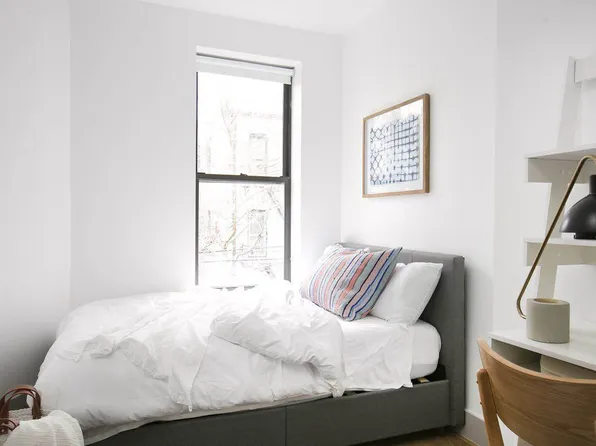 481 Chauncey Street image 11 of 17