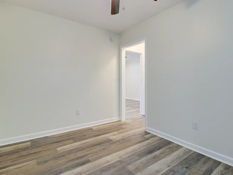 1915 Cherokee St — Photo 15