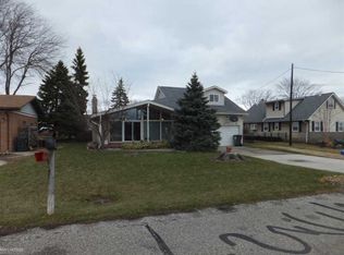 32015 Riverdale St, Harrison Township, MI 48045