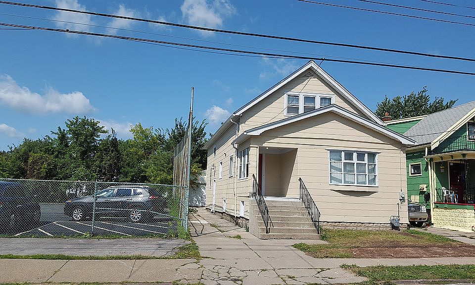 1st image of 190 Newburgh Ave