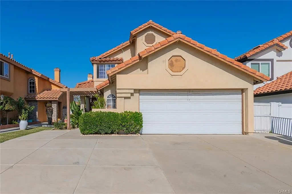 4 bed, 1703 sqft, $3,850 — Photo 2