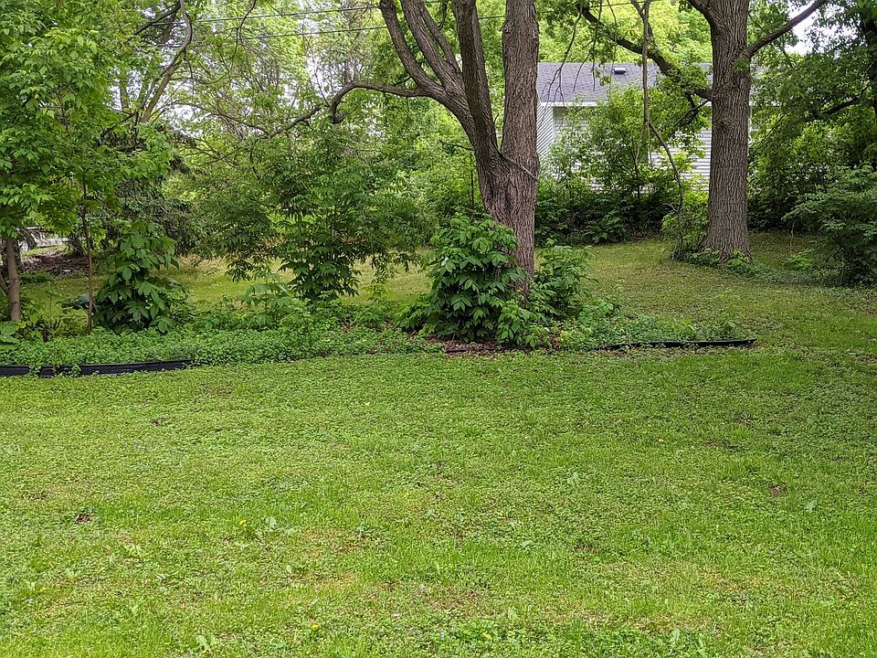 2nd image of 209 W Channing Ave