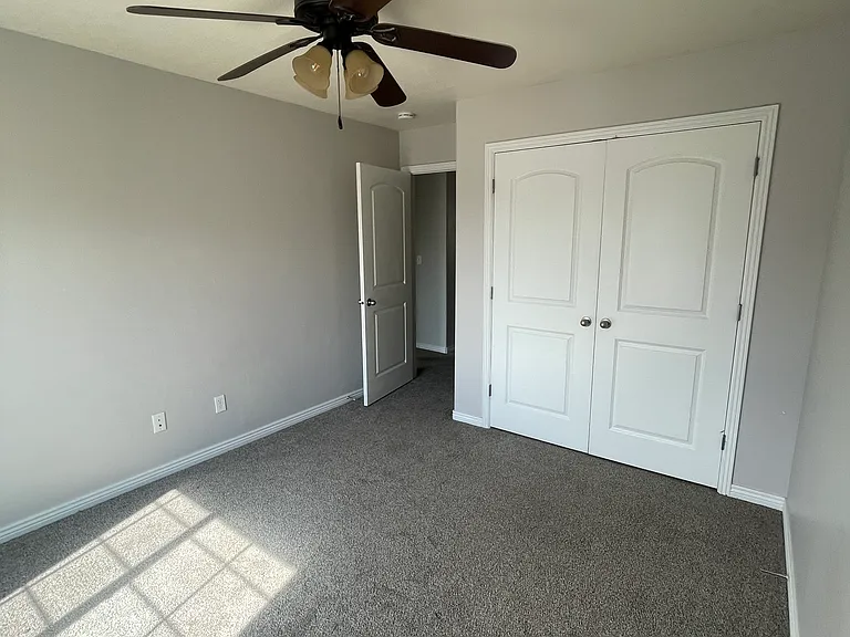 245 E July Ln — Photo 31