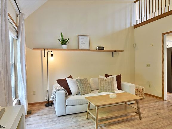 2nd image of 3133 Hidden Brook Dr