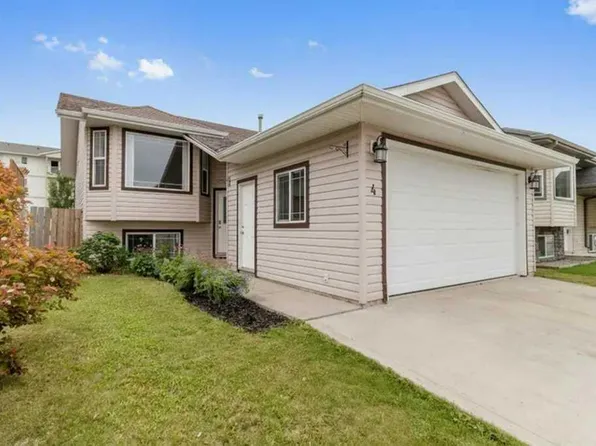 4 N Horne Close, Sylvan Lake, AB T4S 0C4