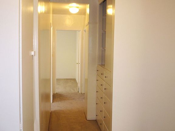 4th image of 7292 W 85th St