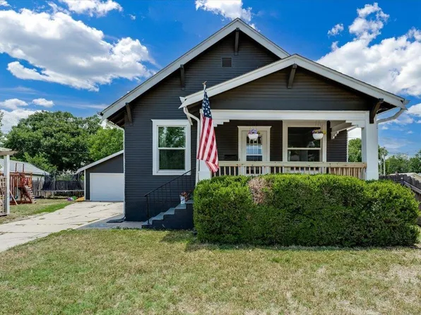 111 E 17th Ave, Hutchinson, KS 67501