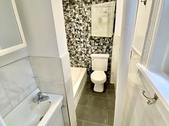 4th image of 161 Prince St APT 9