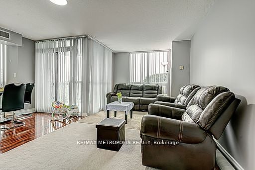 4th image of 88 Grangeway Ave #609