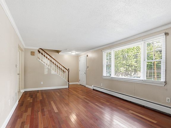5th image of 36-36B Young Ave #B