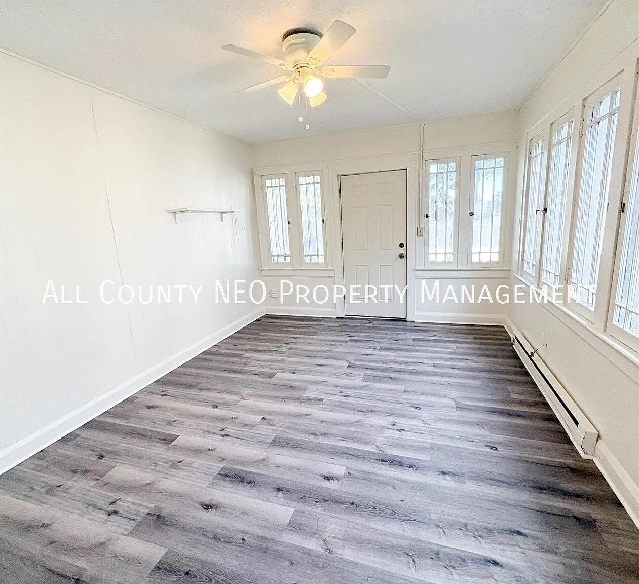 Now Available! Bright & Spacious One-Level Unit Move-In Ready! — Photo 2