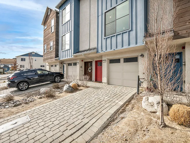 545 Gloria May Ln — Photo 5