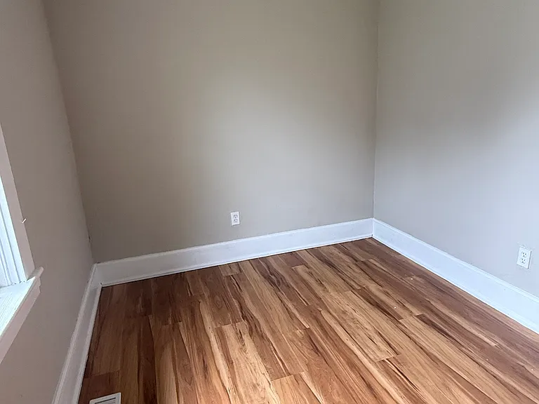 401-403 Highland Ave — Photo 11