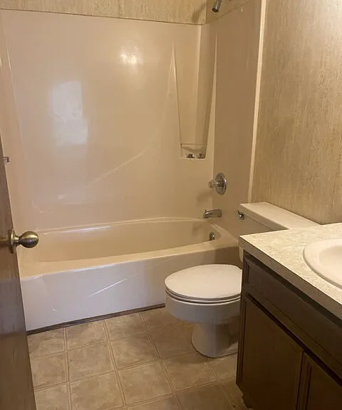 337 Lewis St #F — Photo 15