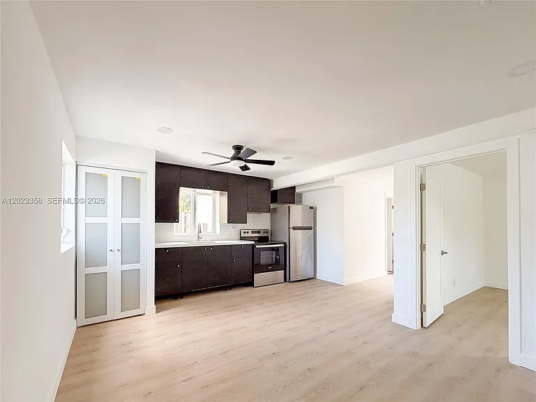 313 SW 1st St #1 — Photo 9