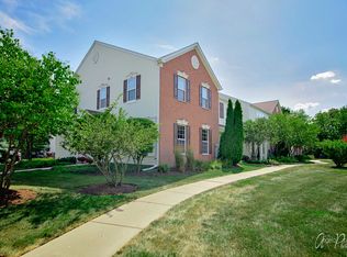 448 S Litchfield Dr, Round Lake, IL 60073