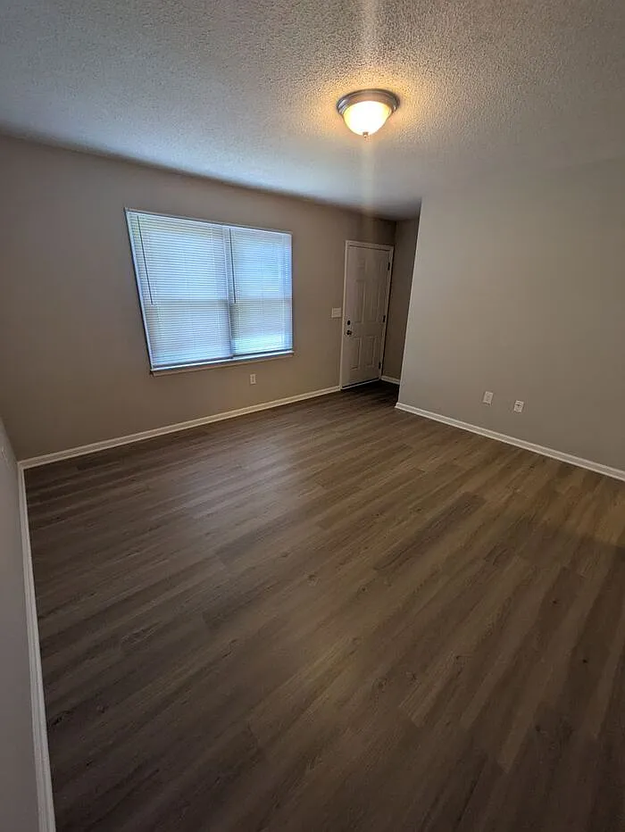 2 bed, 1.5 bath, $1,195 — Photo 2