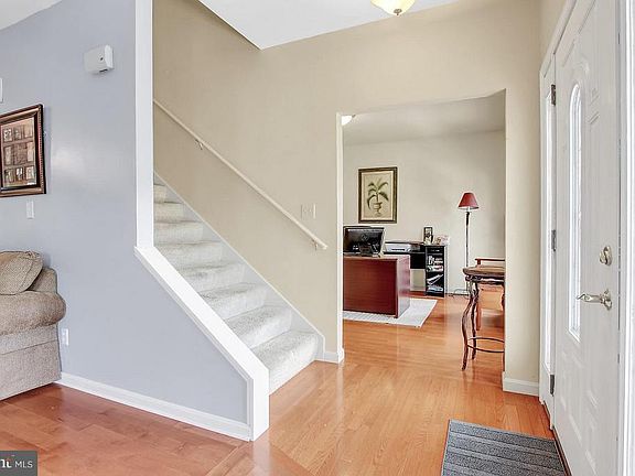 4th image of 188 Buckingham Dr