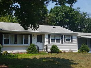 75 Scenic Dr, Warwick, RI 02886